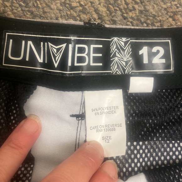 NWOT UNIVIBE SHORTS - Picture 4 of 8